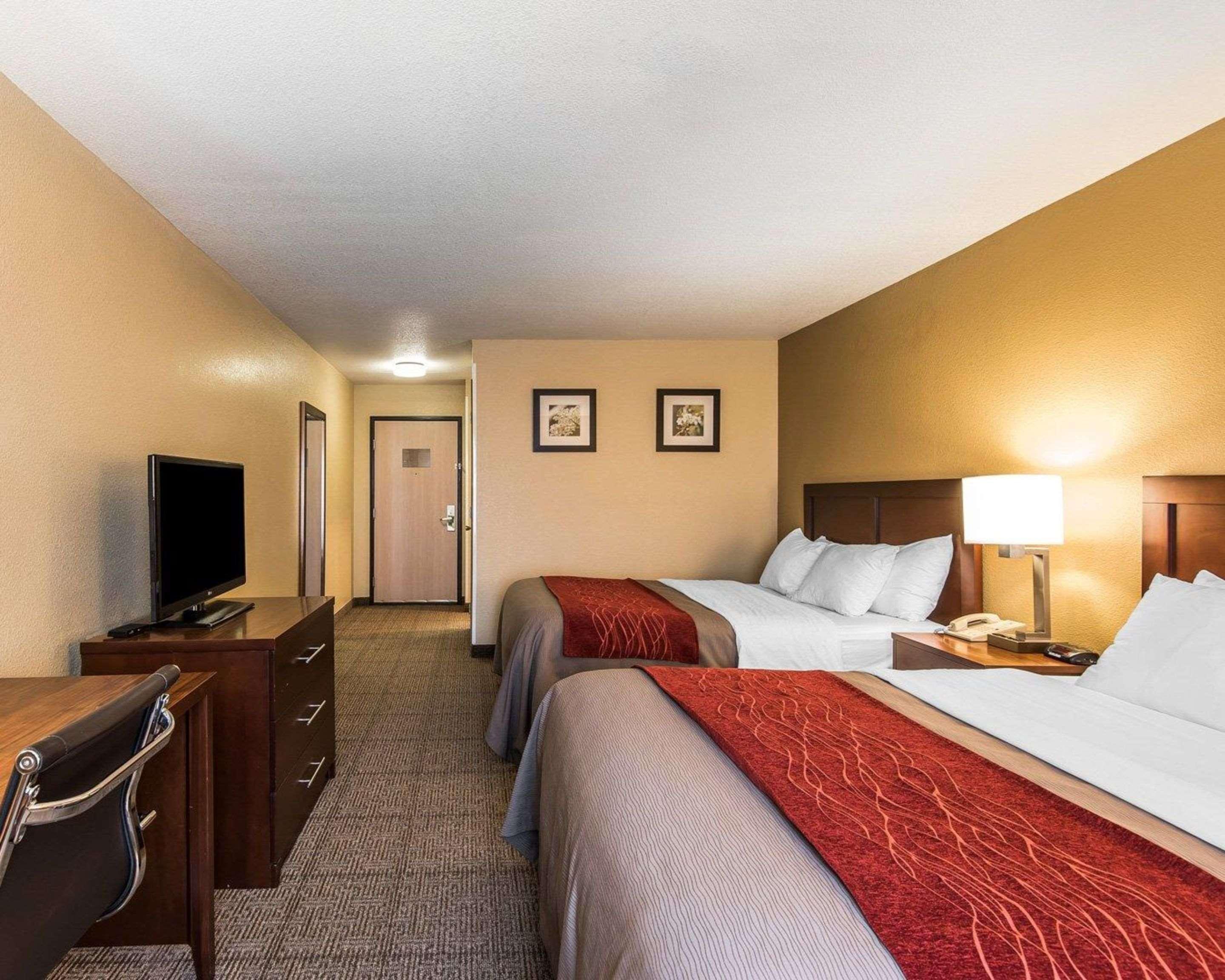 Quality Inn & Suites Bethany Exterior photo